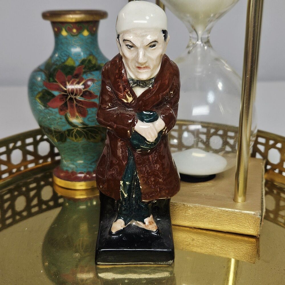 Vtg Scrooge Royal Doulton ManFigurine Charles Dickens A Christmas Carol 3D Decor - Picture 12 of 12
